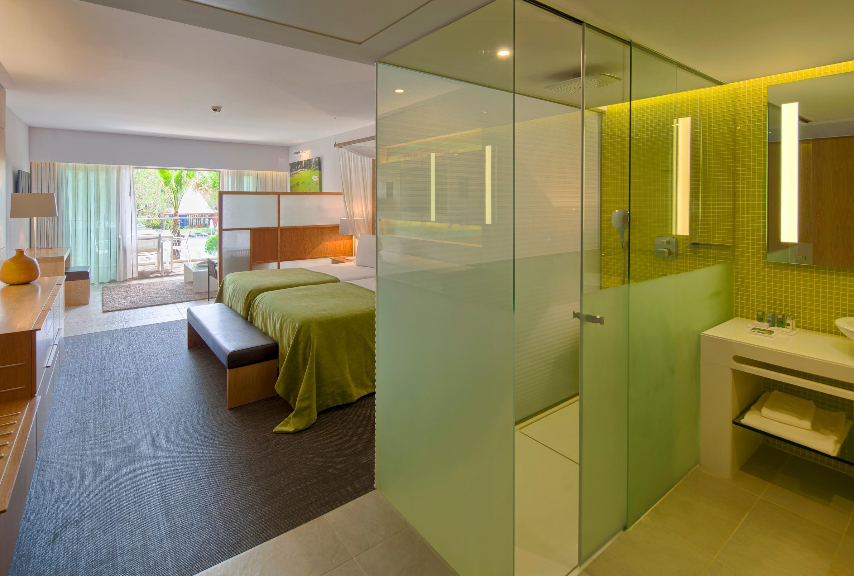 Epic Sana Algarve Hotel Albufeira Bagian luar foto A room at the hotel