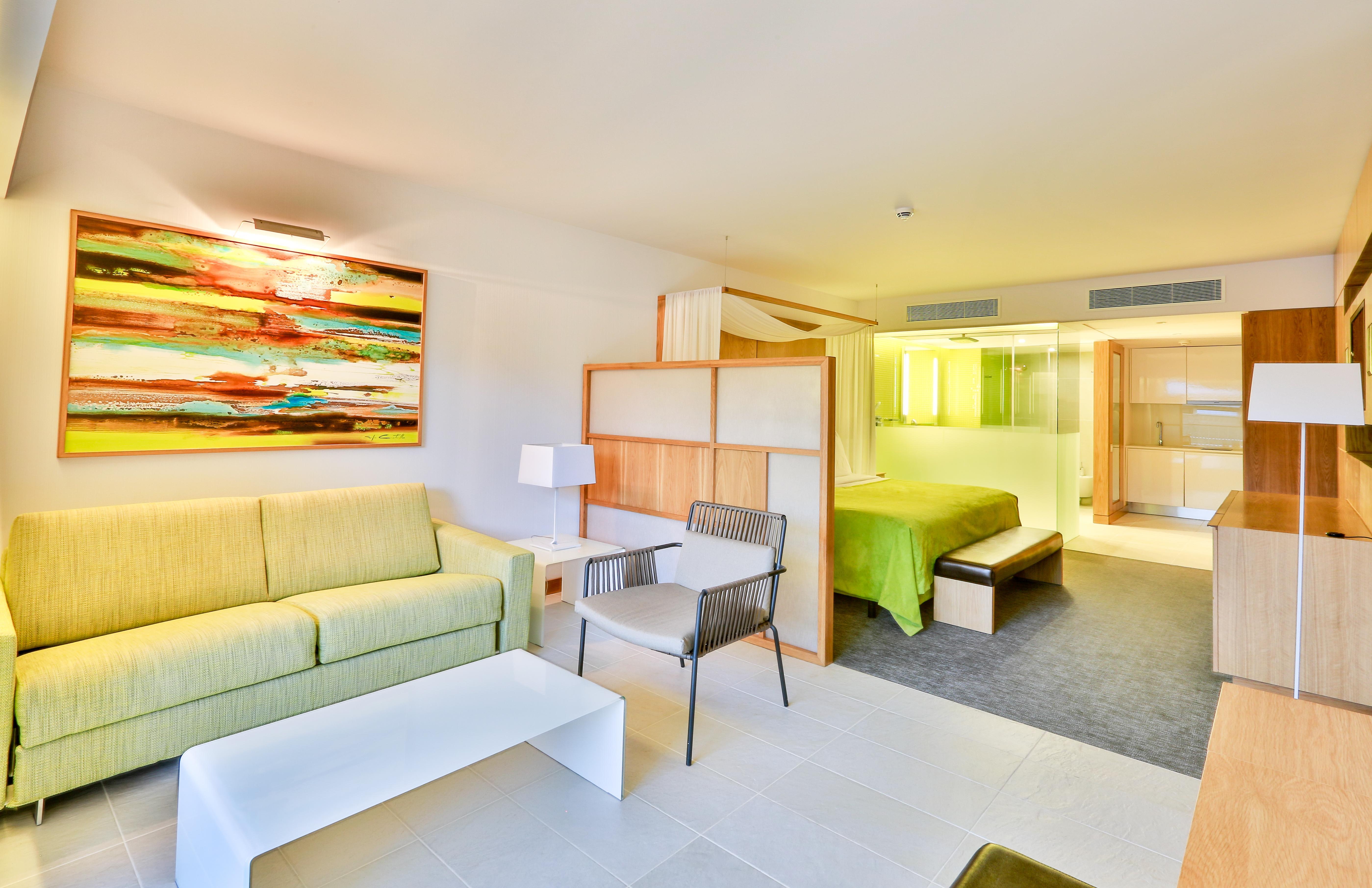 Epic Sana Algarve Hotel Albufeira Bagian luar foto A room at the hotel