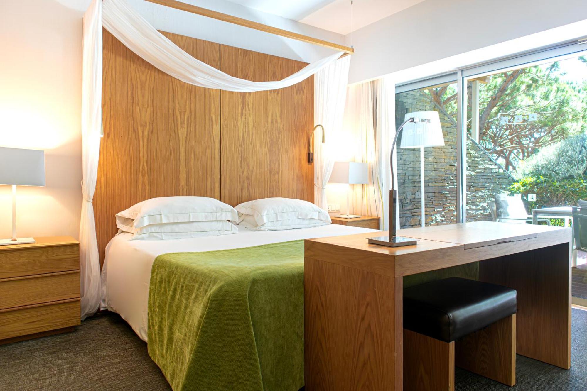 Epic Sana Algarve Hotel Albufeira Ruang foto A room at the hotel